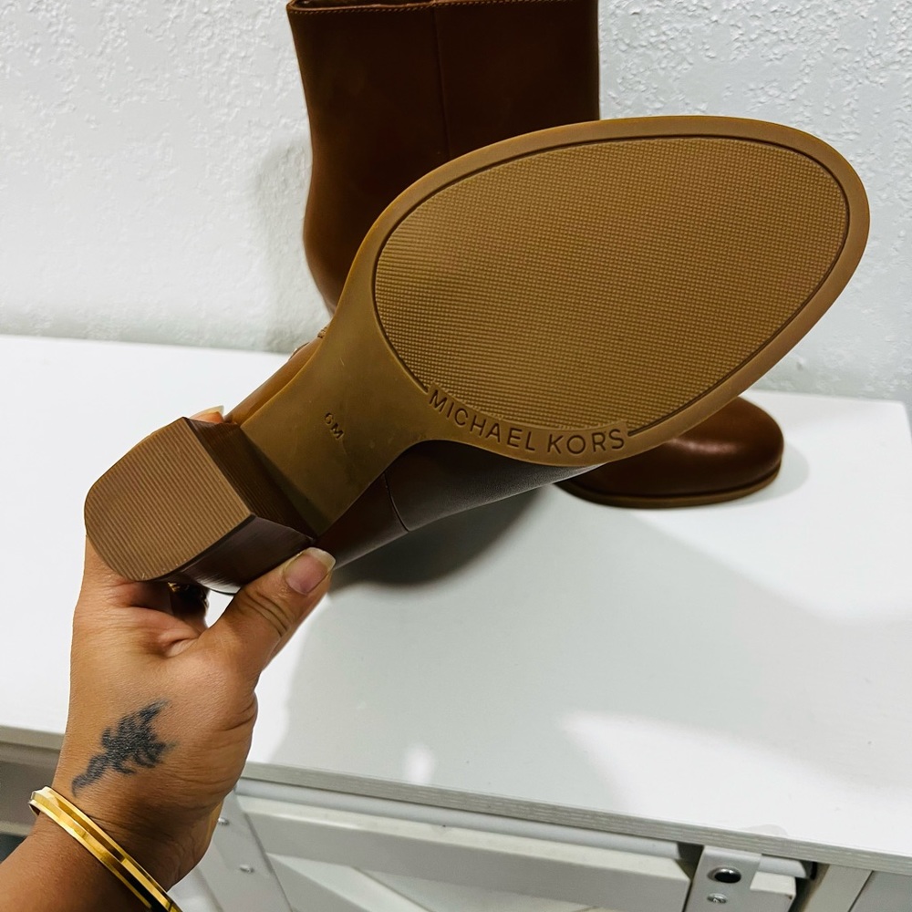 NEW Michael Kors boots, size 6 M. Brown - Picture 2 of 3